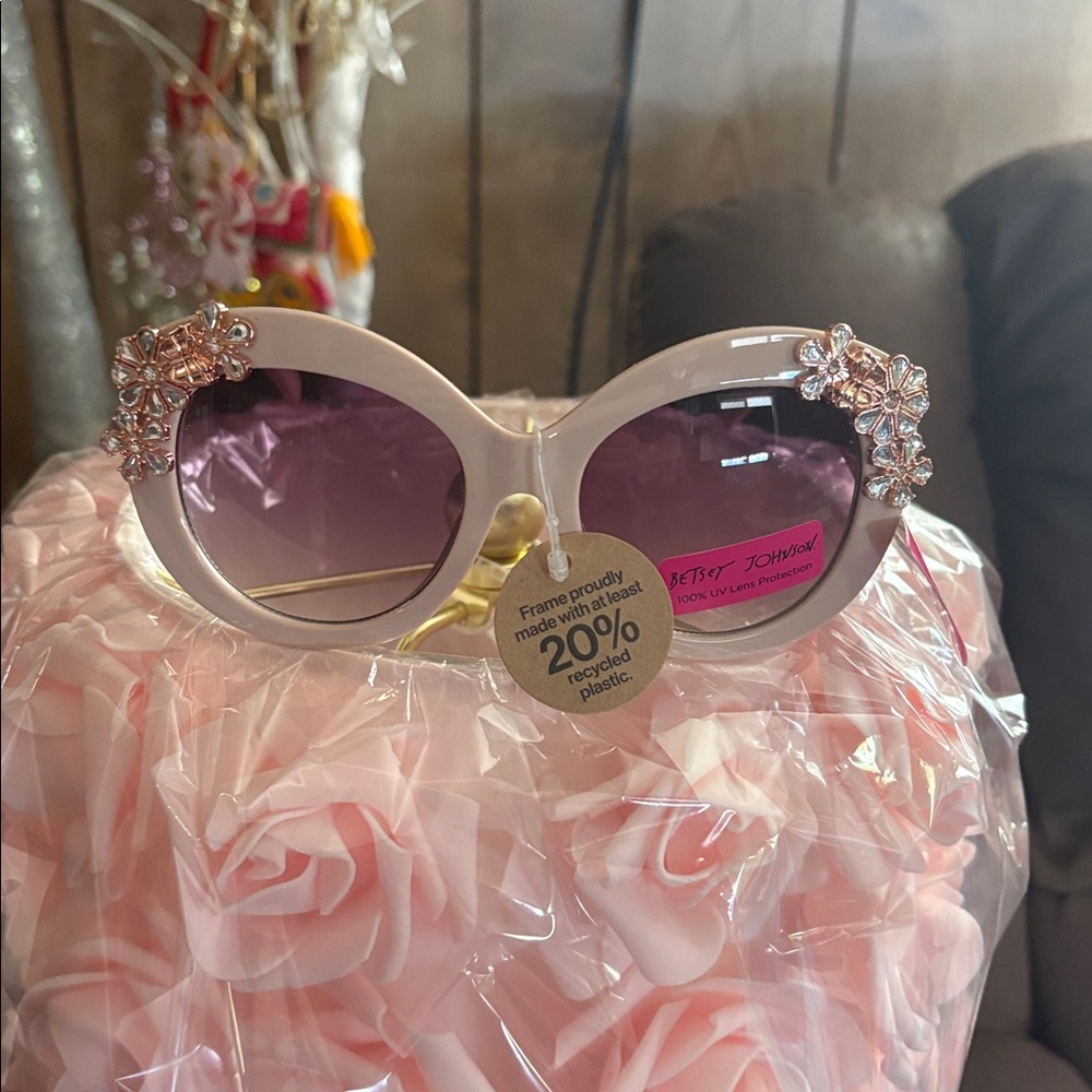 NWT Betsey Johnson Pink Floral Rhinestone Sunglasses - Picture 3 of 17